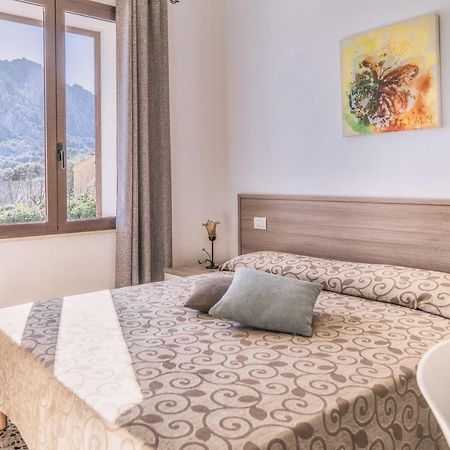 B&B Da Nicoletta San Pantaleo Eksteriør billede