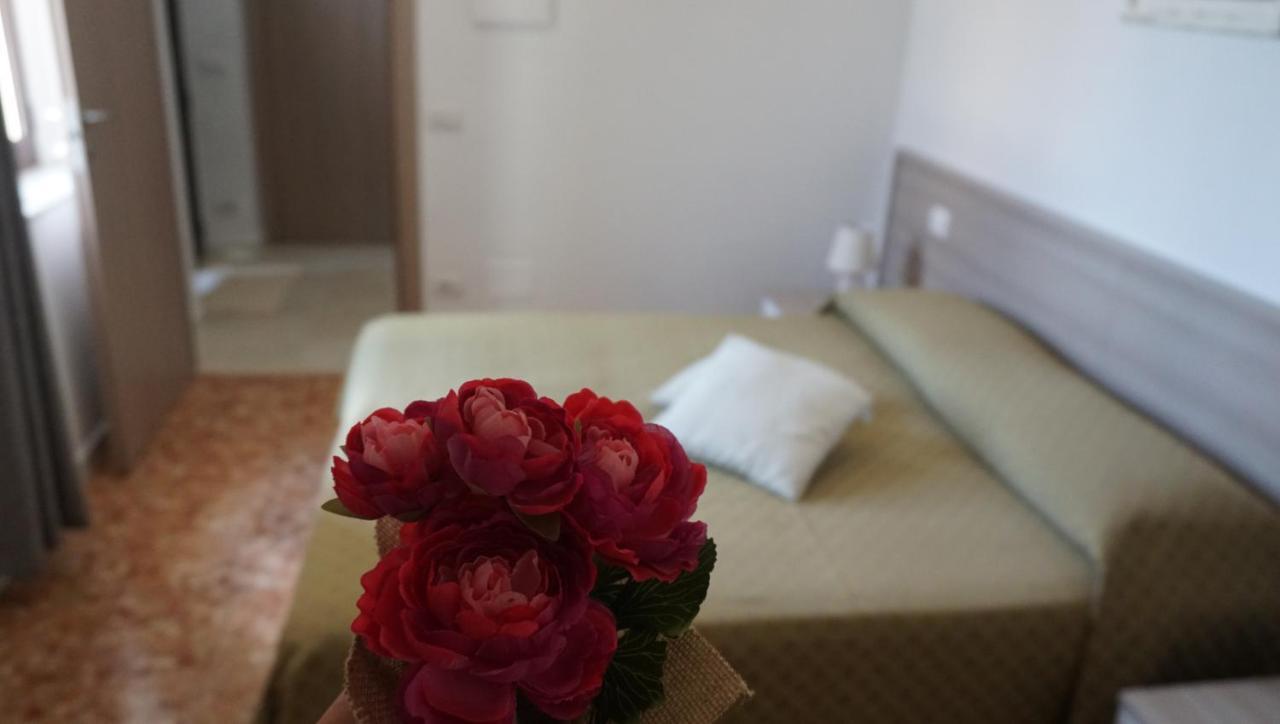 B&B Da Nicoletta San Pantaleo Eksteriør billede