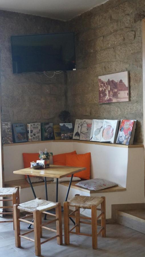 B&B Da Nicoletta San Pantaleo Eksteriør billede