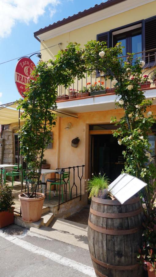 B&B Da Nicoletta San Pantaleo Eksteriør billede