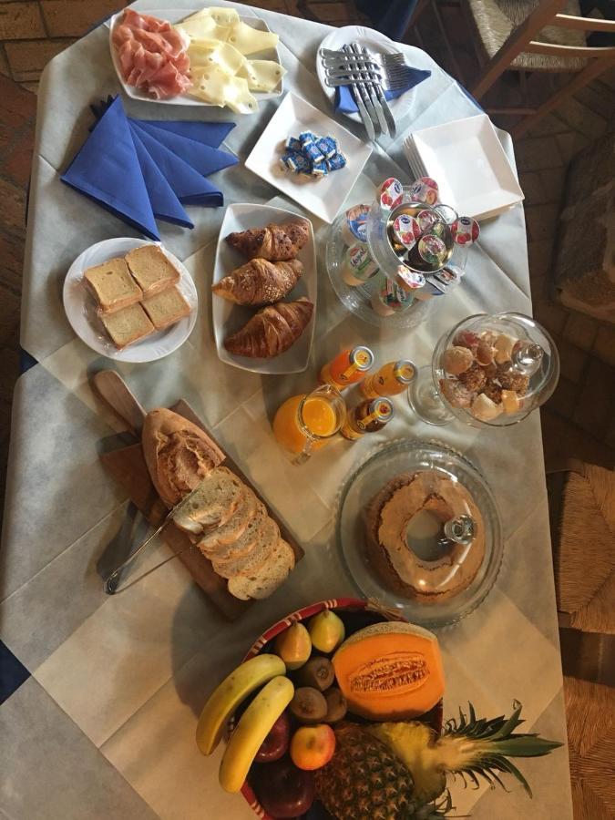 B&B Da Nicoletta San Pantaleo Eksteriør billede