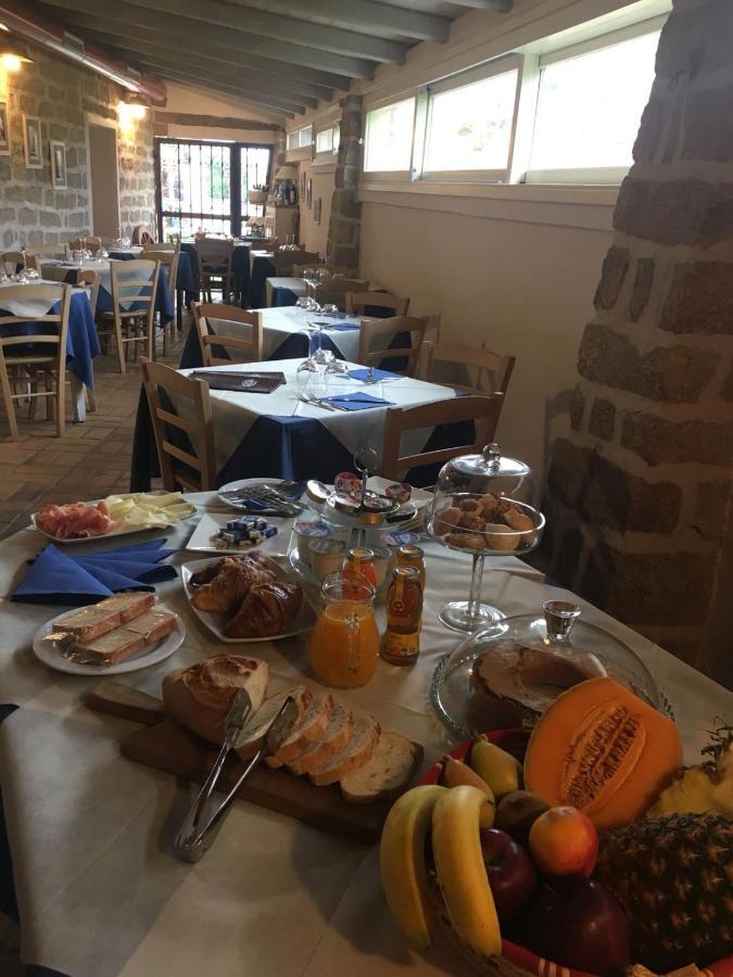 B&B Da Nicoletta San Pantaleo Eksteriør billede