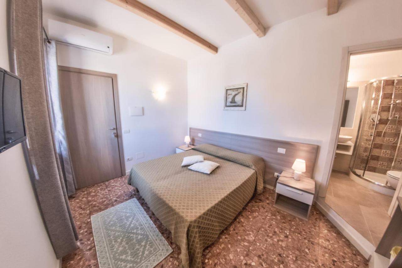 B&B Da Nicoletta San Pantaleo Eksteriør billede
