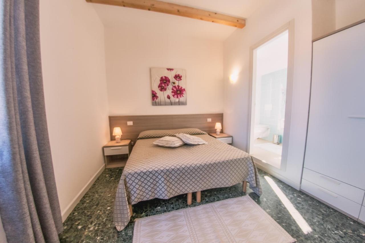 B&B Da Nicoletta San Pantaleo Eksteriør billede
