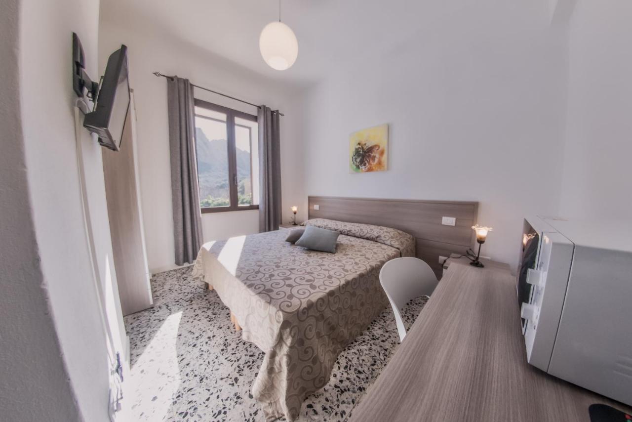 B&B Da Nicoletta San Pantaleo Eksteriør billede