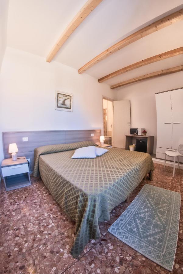 B&B Da Nicoletta San Pantaleo Eksteriør billede