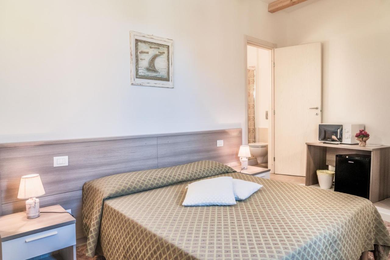 B&B Da Nicoletta San Pantaleo Eksteriør billede